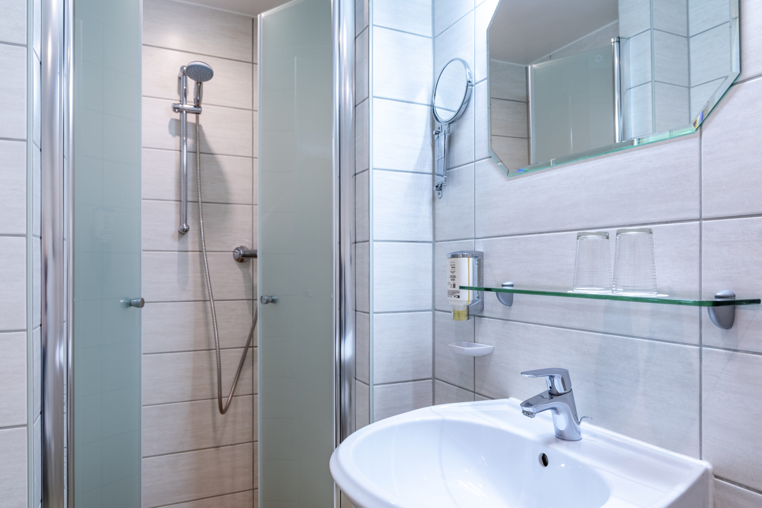 Superior Zimmer Schlossberg Hotel Wernigerode - Badezimmer mit Dusche