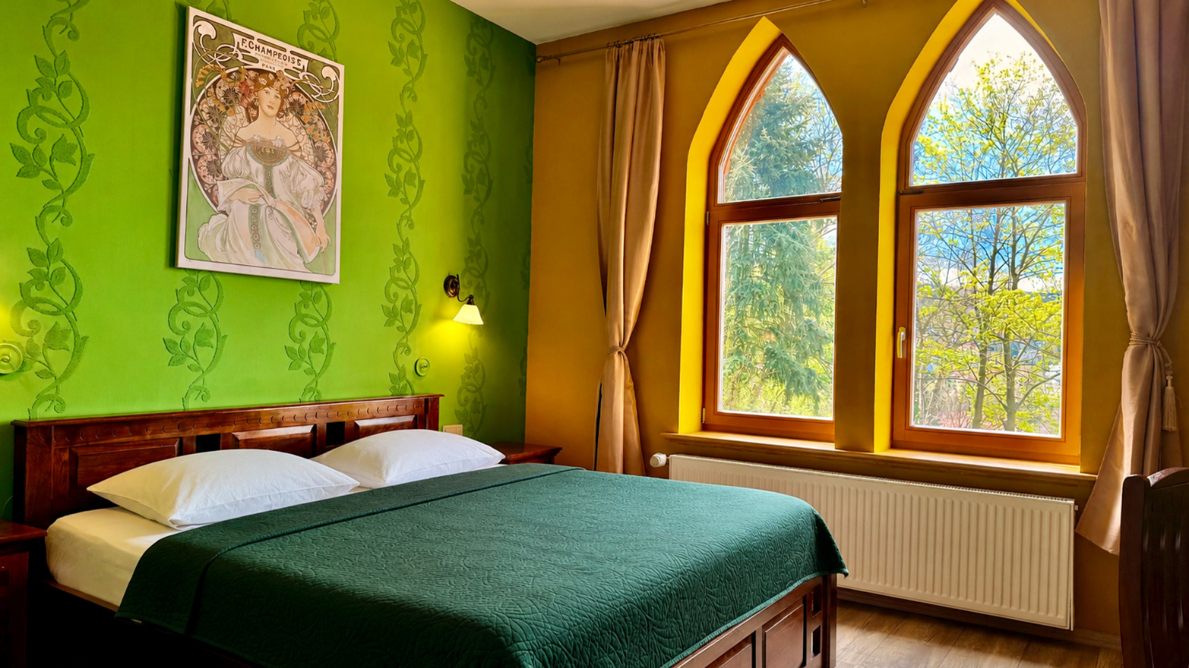 Zi 37 Bett und Fenster